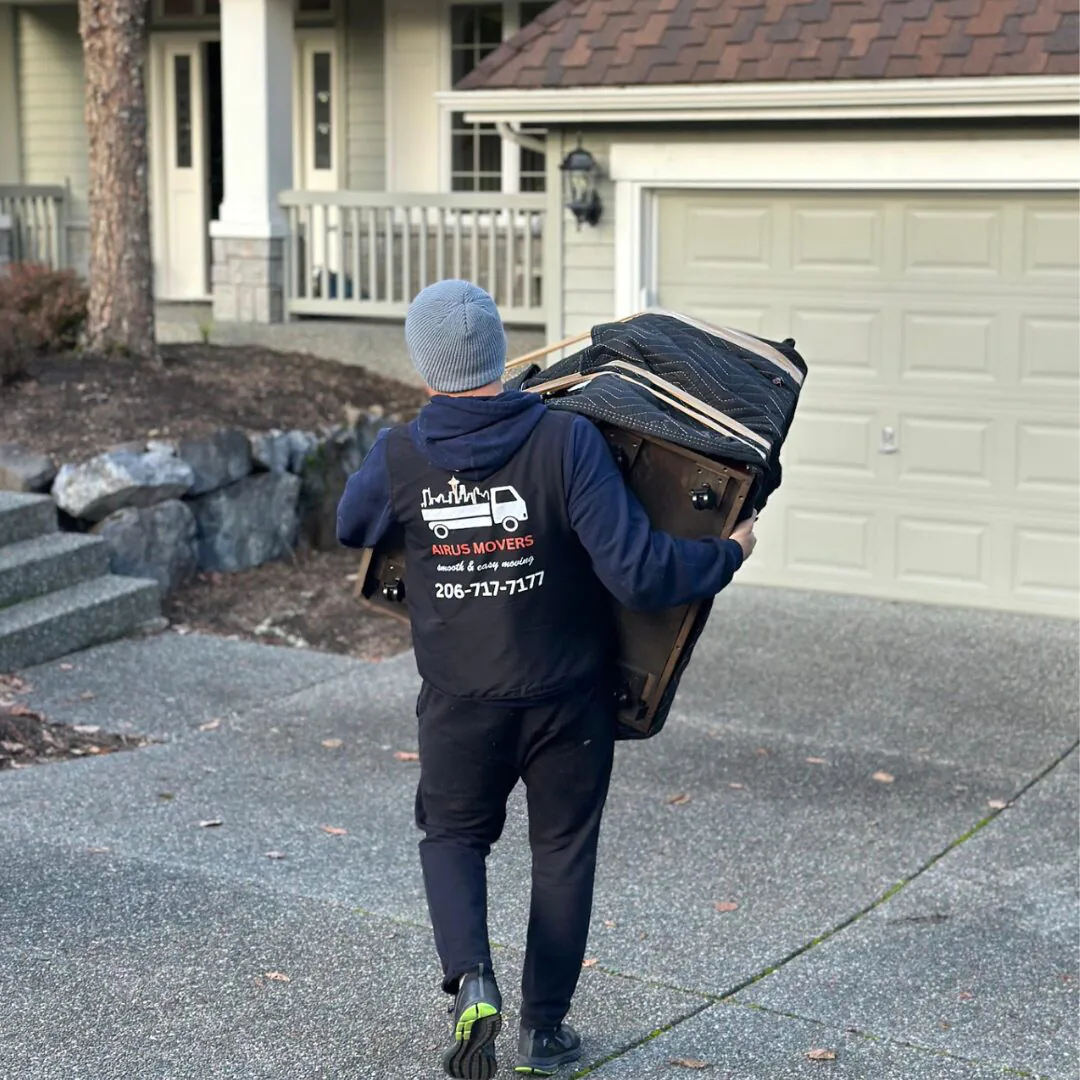 ASYL Movers crew at work — photo 6
