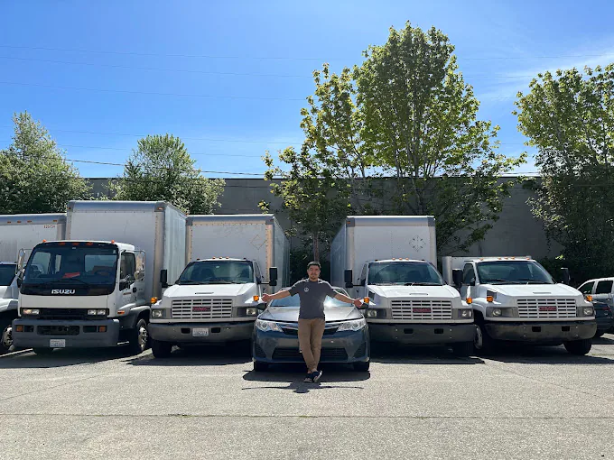ASYL Movers crew at work — photo 4
