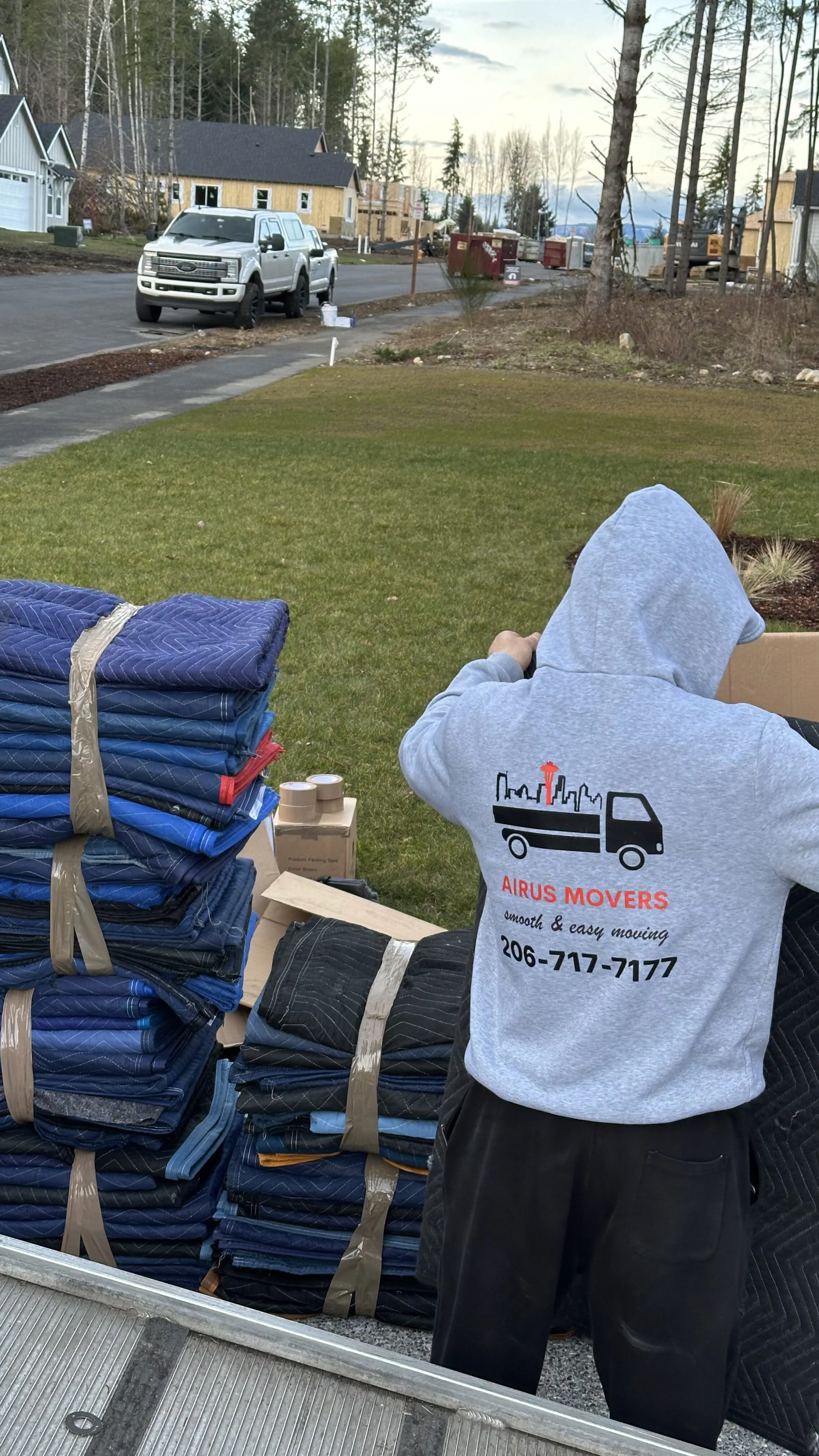 ASYL Movers crew at work — photo 9