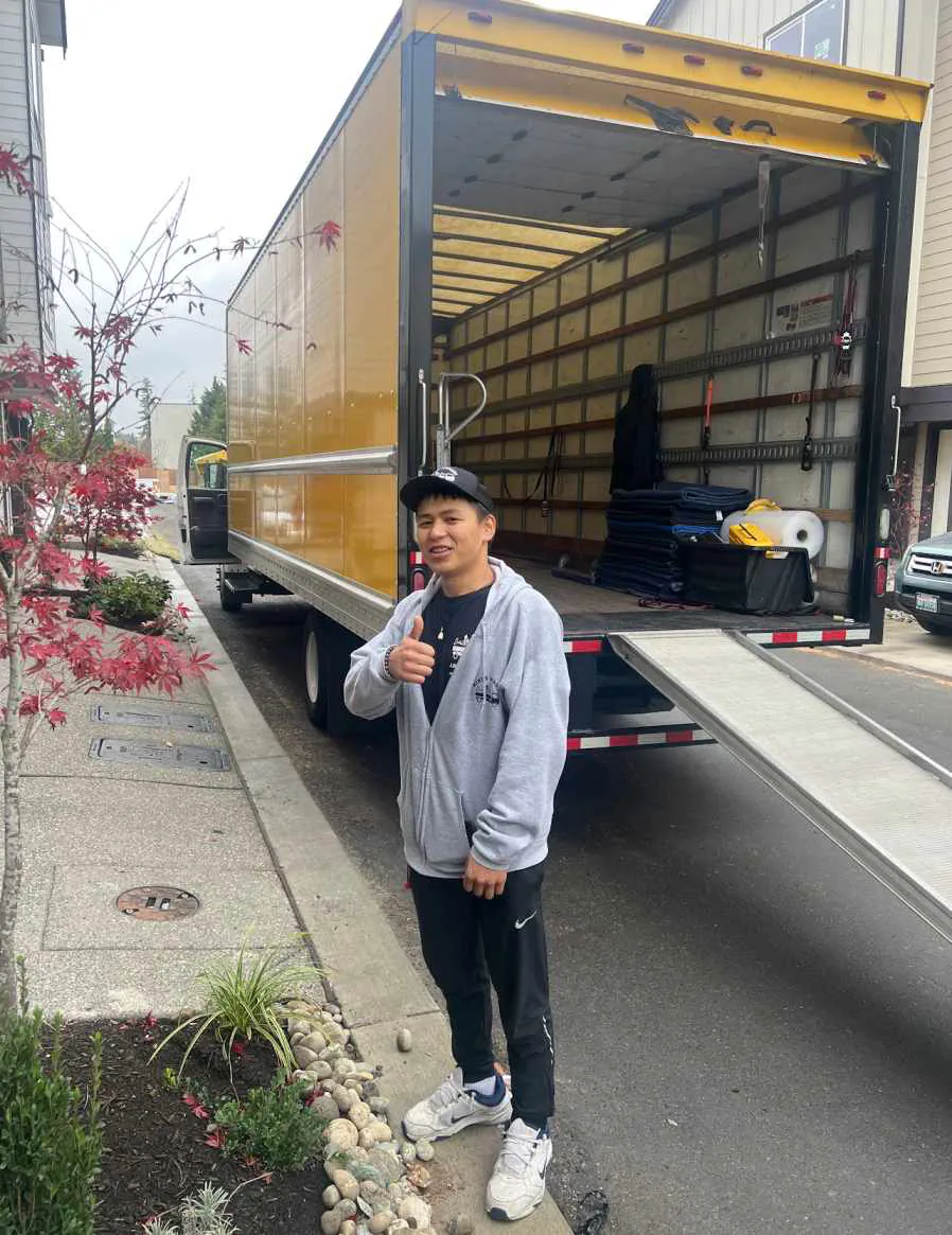 ASYL Movers crew working in Bothell, WA — photo 8