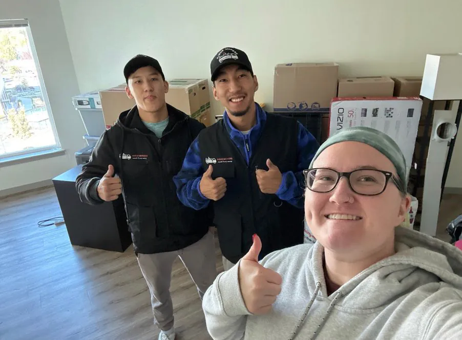 ASYL Movers crew working in Bothell, WA — photo 6