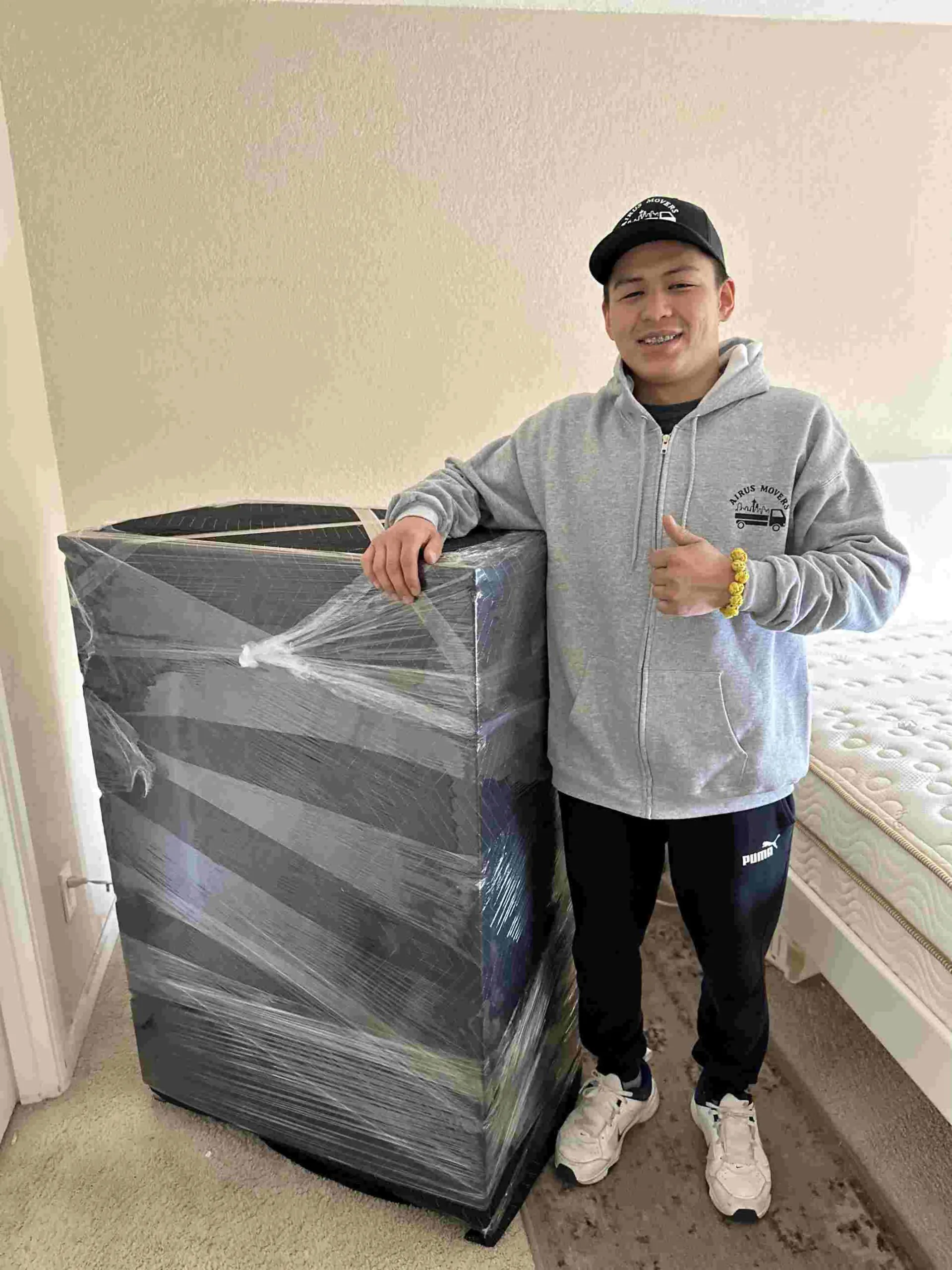 ASYL Movers crew at work — photo 7